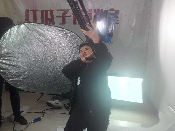 企業(yè)宣傳片制作籌備階段中導(dǎo)演該做什么？